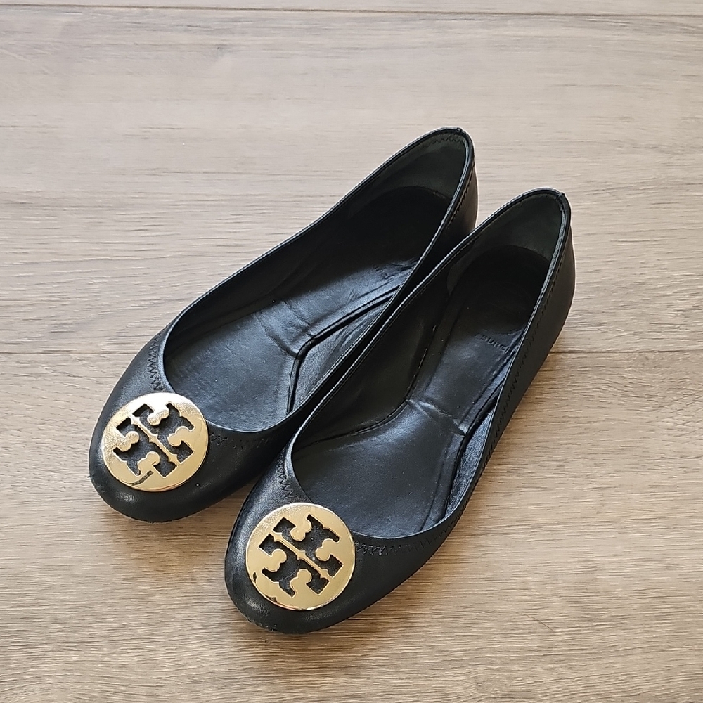 Tory Burch Black Flats with Gold Logo Size 7
